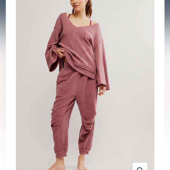 Free People day off peachy pink jogger sweater NWOT ONLY JOGGERS ⭐️ - Picture 6 of 8